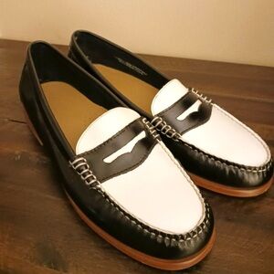 Weejuns loafers G. h. Bass size 7.5